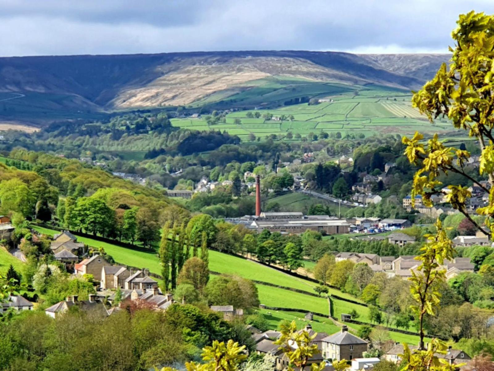 The Old Wash Kitchen - Charming Character Cottage In Holmfirth, Yorkshire Exterior photo